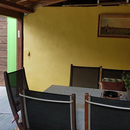 Apartman Koi Apartment Veltrusy Luaran gambar