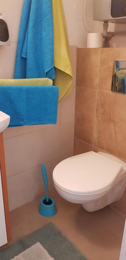 Apartman Koi Apartment Veltrusy Luaran gambar